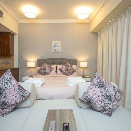 Prime Retreats - Downtown Dubaiアパートメント エクステリア 写真